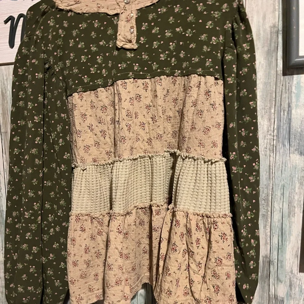 POL L Floral Patchwork Blouse - Brown and Tan Pearl Accents - Picture 7 of 13